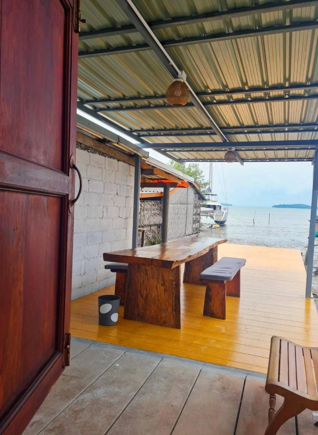 Star House Seaview Lanta Old Town